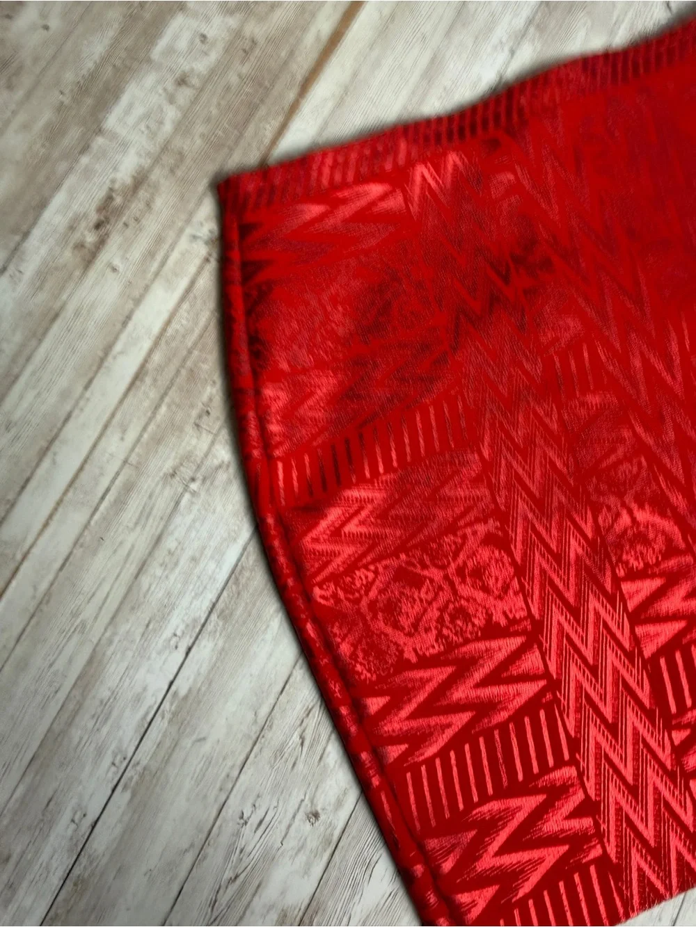 Red Geo-Pattern Bodycon Skirt - Picture 5 of 7